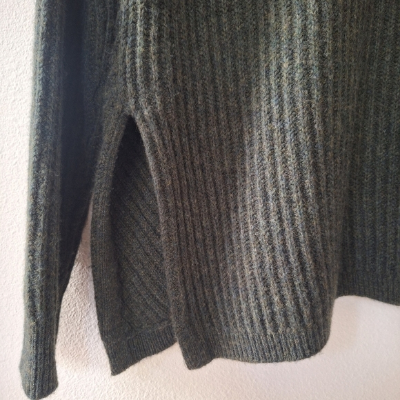Vince Wool Blend Asymmetric  Ribbed Dark Green Oversized Sweater Womens Size XS - Picture 6 of 8